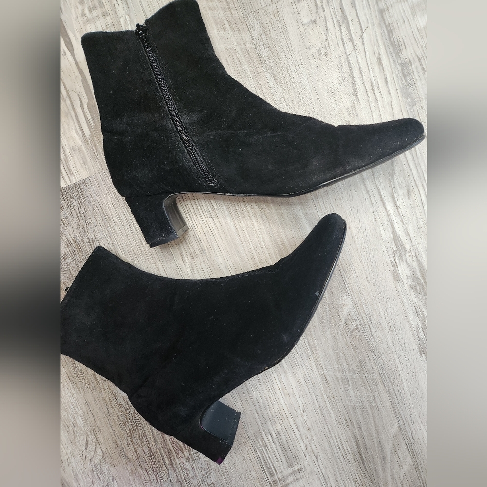 Bagatelle Black Suede Ankle Booties Sleek Contrast Stitch Low Heel